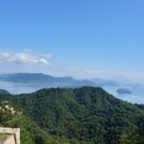 【三原市】山頂の岩の上でデトックス。白滝山で味わう静寂と360度のパノラマ